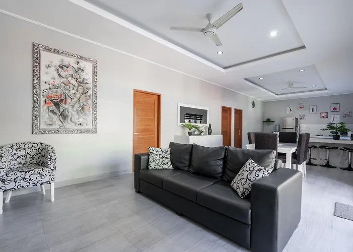3 Bedroom Mawar Walk To * 勒吉安