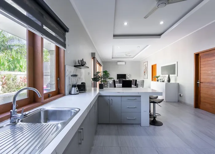 3 Bedroom Mawar Walk To 别墅 *
