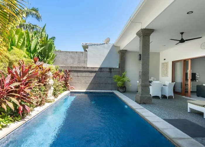 别墅 3 Bedroom Mawar Walk To *